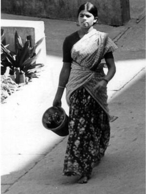 ചിത്രം:1621 half sari (1).png