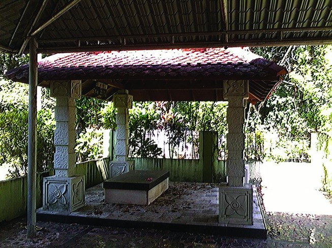 ചിത്രം:Vol5p218 Changampuzha Samadhi.jpg