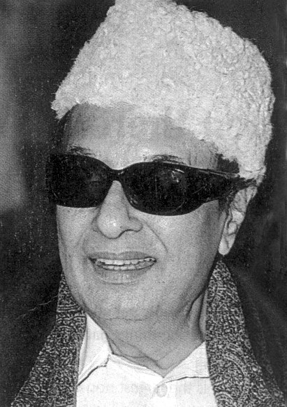 ചിത്രം:M.G. Ramachandran.jpg