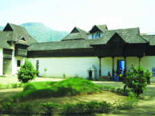 ചിത്രം:Padmanabhapuram Palace.png