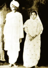 ചിത്രം:Gandhiji & Kasturba.png