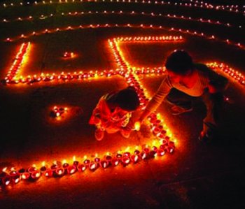 ചിത്രം:1722 DiwaliSwastika.jpg