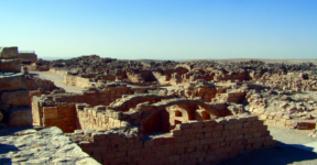 ചിത്രം:3 roman houses.png