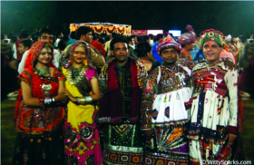 ചിത്രം:Traditional dress.png