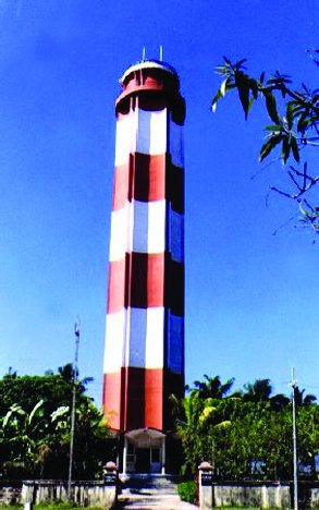 ചിത്രം:2xCochin Light.jpg