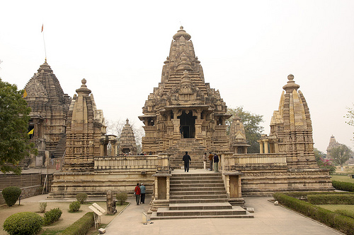 ചിത്രം:200-khajuraho.jpg