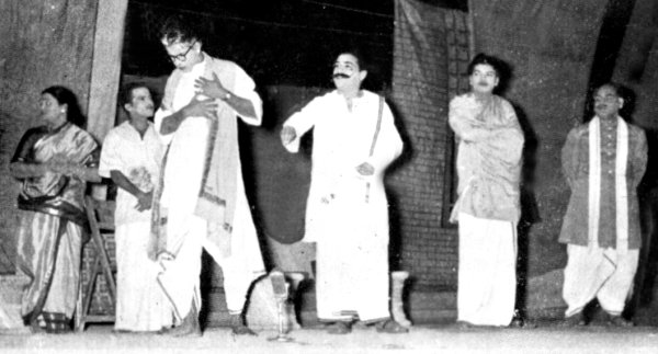 ചിത്രം:Tamil Drama(2).jpg
