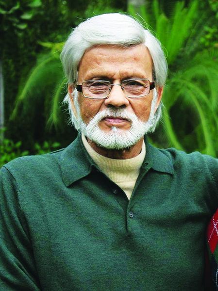 ചിത്രം:Vol5p98 with-satish-gujral4.jpg
