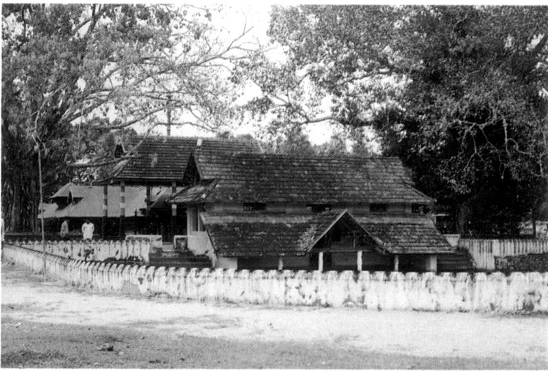 ചിത്രം:Thakazhi temple.jpg