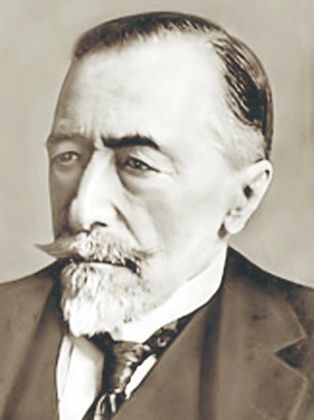 ചിത്രം:Joseph Conrad.jpg