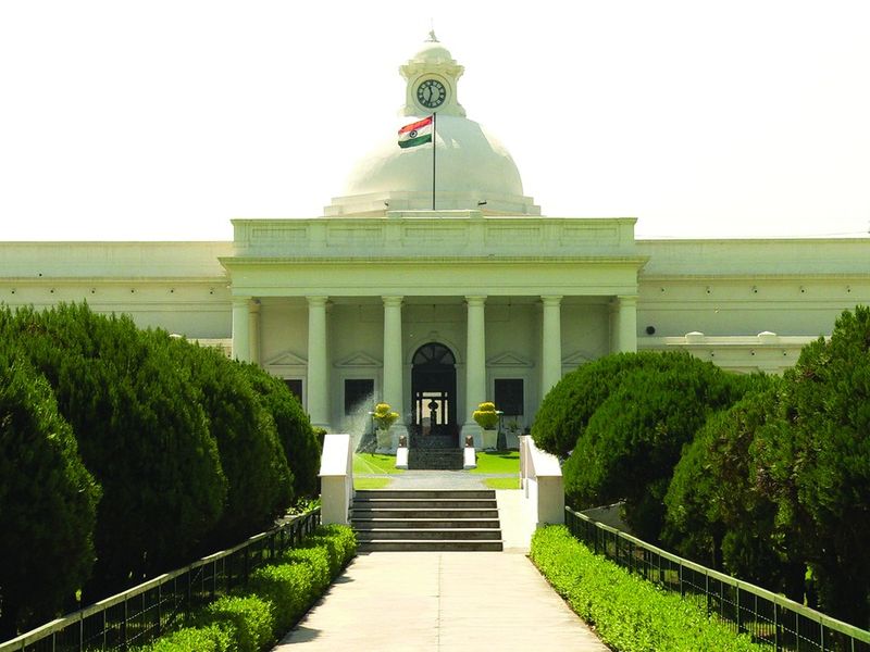 ചിത്രം:Vol5p152 Main(Administrative)Building IIT-Roorkee.jpg