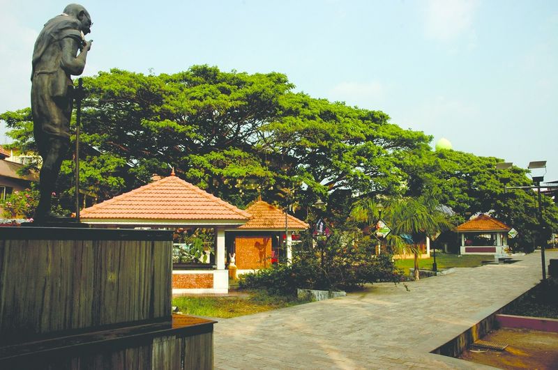 ചിത്രം:Vol6p17 Kannur- Gandhi Park.jpg