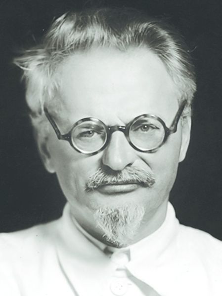 ചിത്രം:Vol4p588 Leon Trotsky.jpg