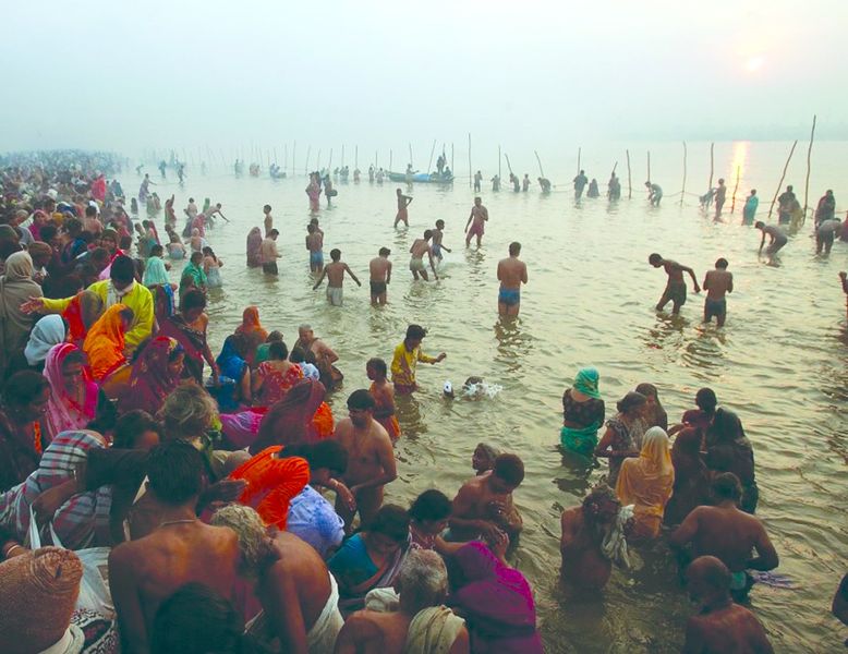 ചിത്രം:Vol4p588 Kumbamela snan.jpg