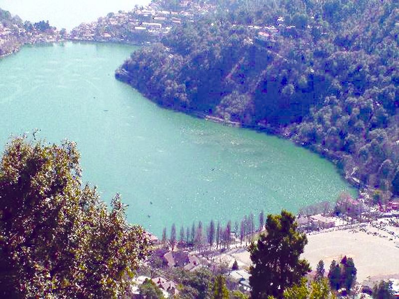ചിത്രം:Vol4p588 nainital-lake-from-above.jpg