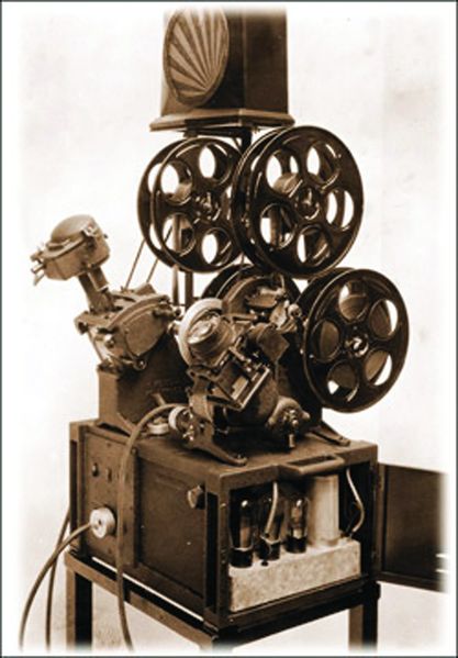 ചിത്രം:Vol5p17 Editing FirstMoviola.jpg