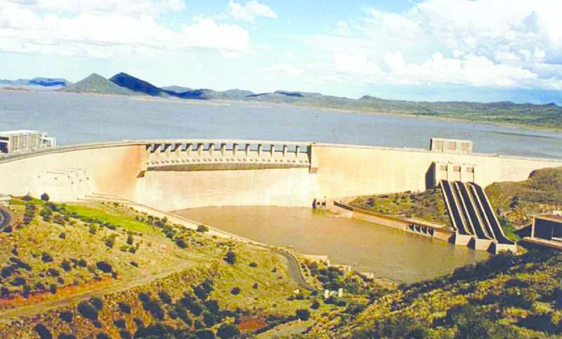 ചിത്രം:Vol5p729 The Gariep Dam on the Orange River is the largest dam in South Africa, and was a key part of the .jpg