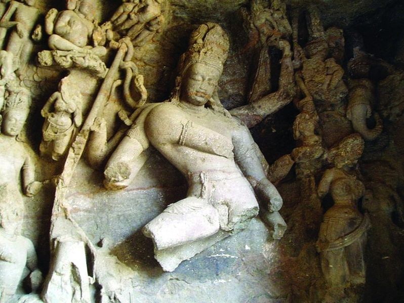 ചിത്രം:Vol5p329 Sculpture inside a cave.jpg