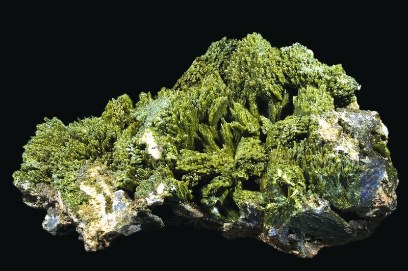ചിത്രം:Vol5p152 Epidote crystals.jpg