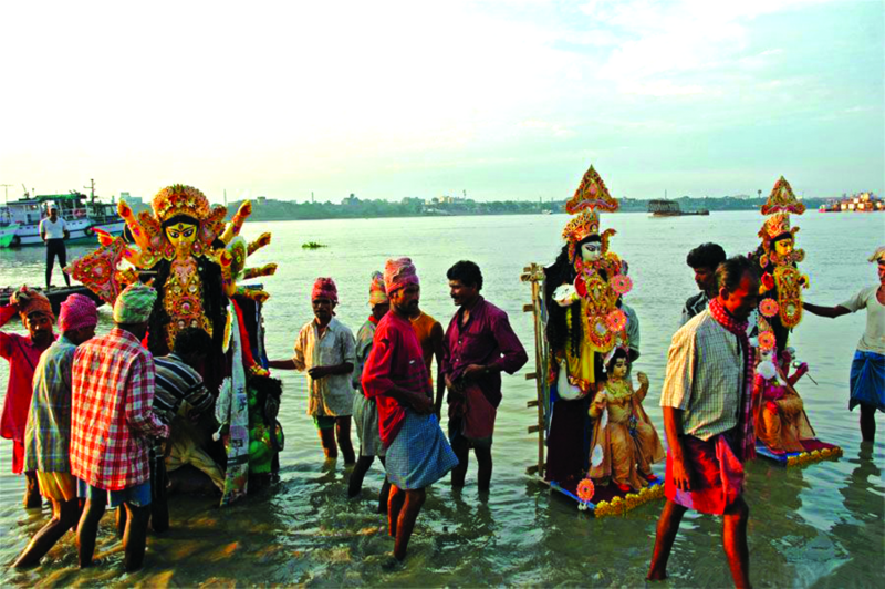 ചിത്രം:Durgapujabisarjan-babu ghat.png