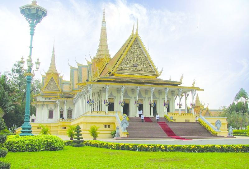 ചിത്രം:Vol6p329 Phnom Penh palace.jpg