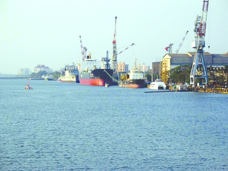 ചിത്രം:Vol6p223 kochin shipyard 1.jpg