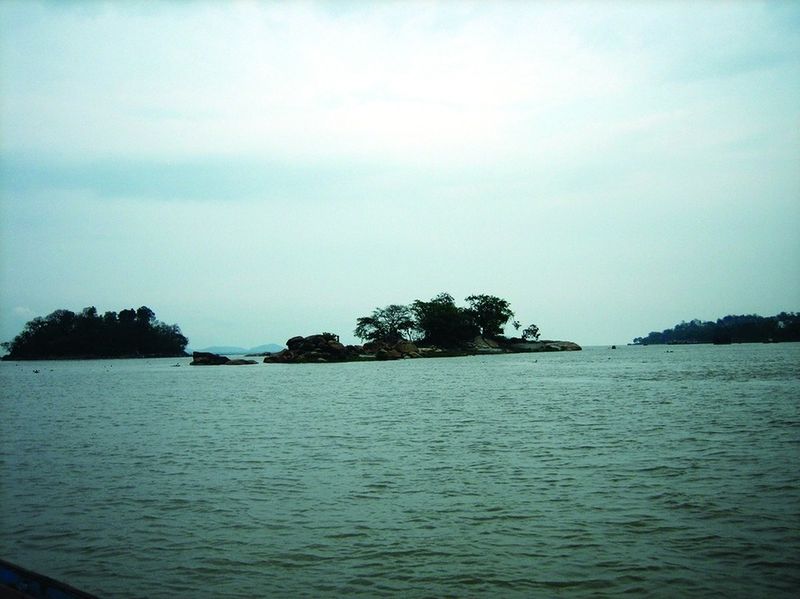 ചിത്രം:Vol5p433 River Brahmaputra, Guwahati.jpg